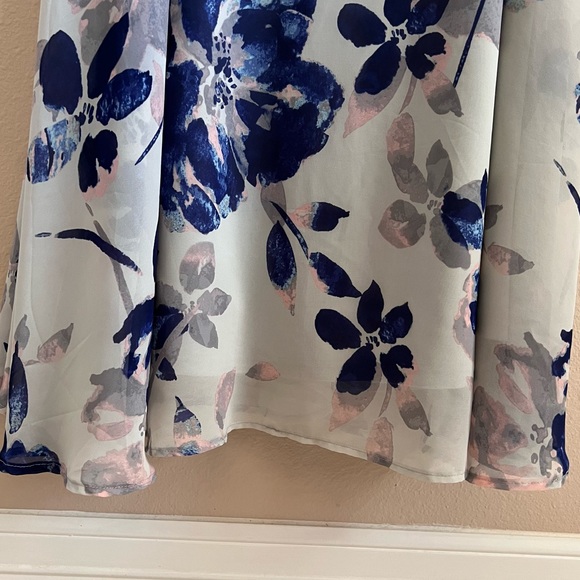 Lulu’s All I Need Grey Floral Print Lace-Up Maxi Dress - Picture 3 of 6